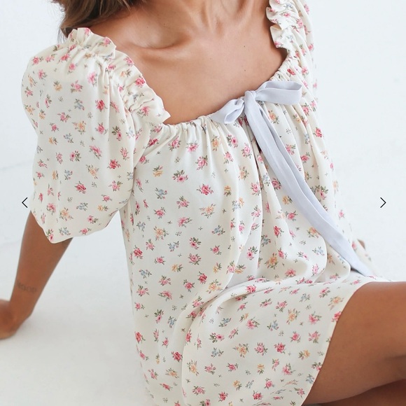 Rumored Darling Mini Dress in Country Bloom NWT - Picture 7 of 10